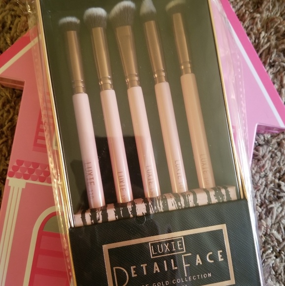 🆕️Luxie, Detail Face, Rose Gold Collection - Picture 2 of 3